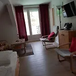 Wolf Apartment *